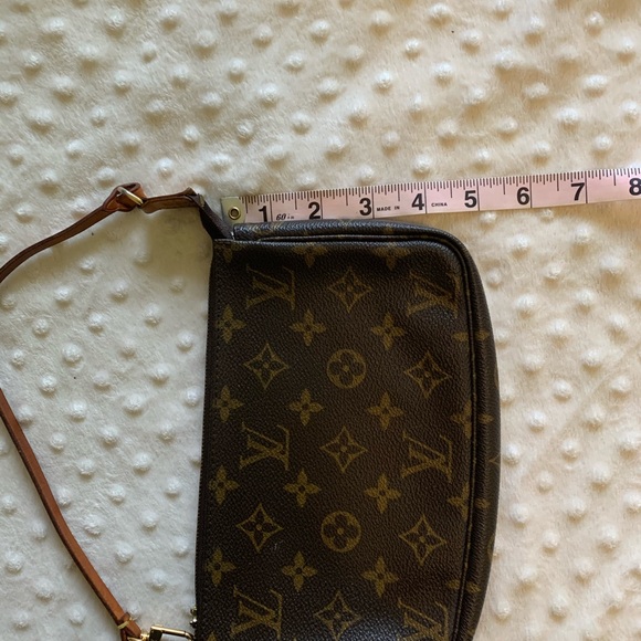 Louis Vuitton monogram pochette - Picture 8 of 11